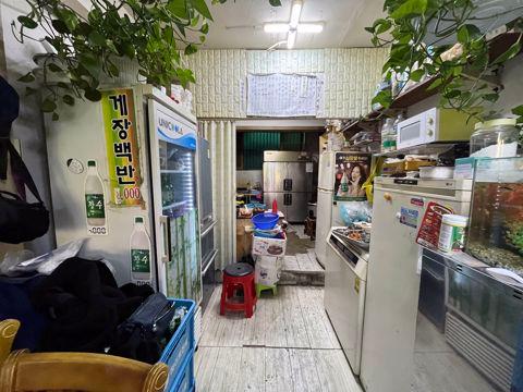 권리금 저렴한, 시흥동 주택가 도로변에 위치한 1층 음식점