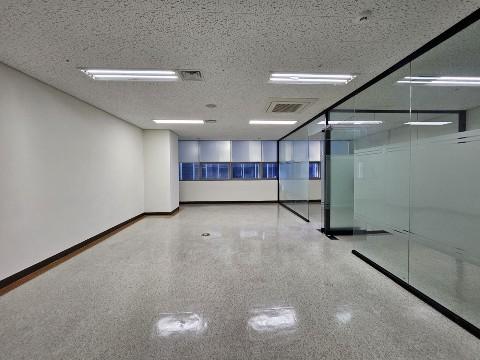 가산역 사무실 실23평 룸2개 탕비 즉시입주가능