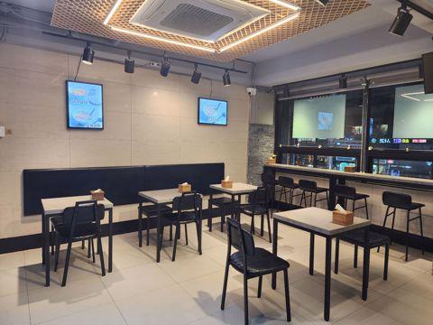 서울대입구역 초역세권, 유동인구 많은 대로변 위치한 라멘 전문점