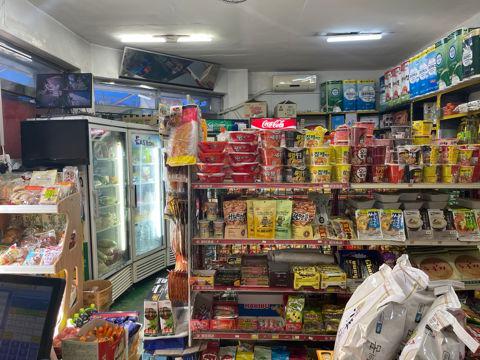 신사동 주거지역, 다양하게 이용 가능한 슈퍼마켓