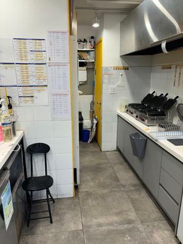 사당동 더블역세권, 번화가에 위치한 1층 와플전문점