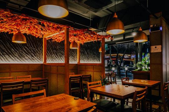 신정동 역세권, 인테리어 및 시설 최상 이자카야
