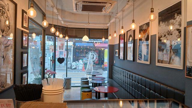 강남구 논현동, 깔끔한 인테리어와 최적의 입지를 자랑하는 1층 상가