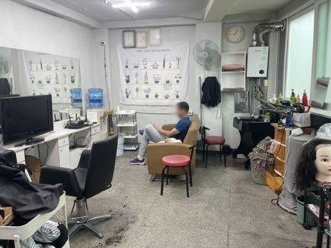 숭인동 동묘시장, 유동인구 최상 거리 이발소