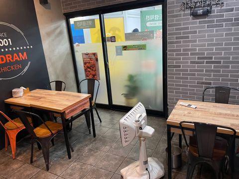 독산동 항아리 상권에 위치한 1층 상가 임대