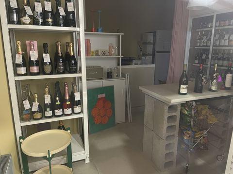 서초동 아파트 상가, 깔끔한 시설 주류판매점