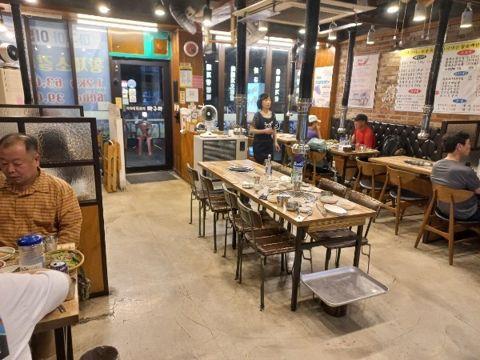 대로변 상권, 접근성 좋은 석수동 고깃집