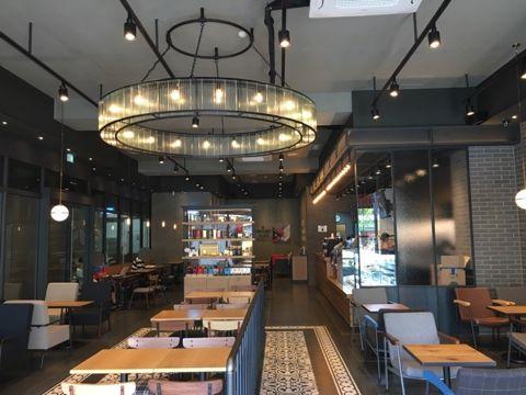 독산동 대로변 사거리 1층, 시설, 인테리어 완비된 카페