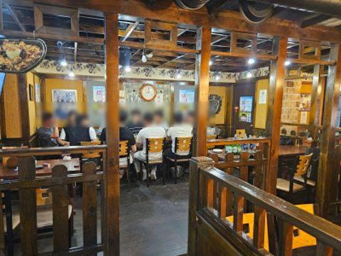 상도동 번화가에서 운영 중인 호프집