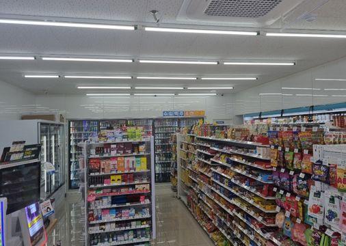명지대 부근 대학가 상권, 홍은동 1층 편의점
