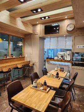 인테리어 예쁜 쌀국수집입니다