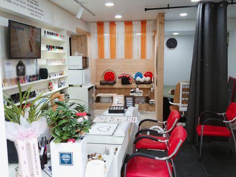 행당동 깔끔한 시설 및 인테리어 네일샵