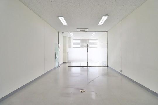 저렴한 임대료! 독산역역세권 실17평 룸1 탕비 즉시입주가능