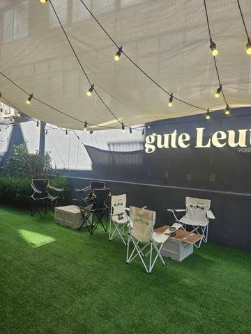 연남동 홍대입구역 역세권, 시설, 인테리어, 테라스 완비된 카페