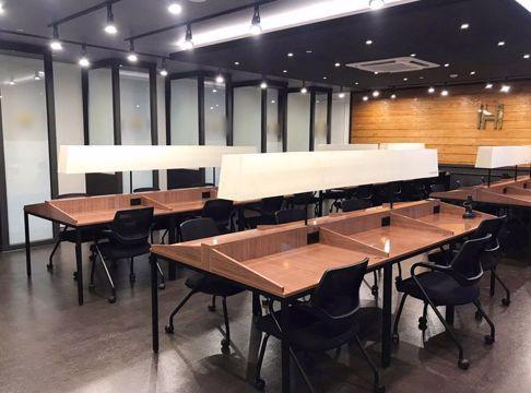 깔끔한 시설 집기 완비, 학생들 유동인구 많은 등촌동 스터디카페