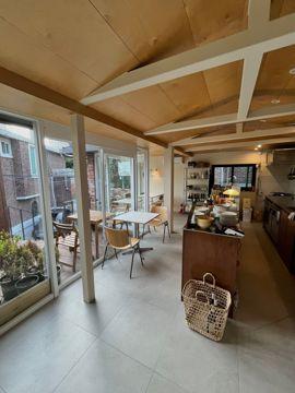 한남동 한남역 역세권, SNS 핫플레이스인 카페 겸 와인바