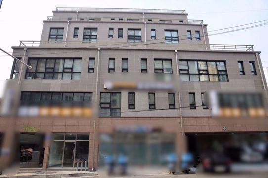 봉천동에 위치한 스터디카페 겸 독서실 입니다.