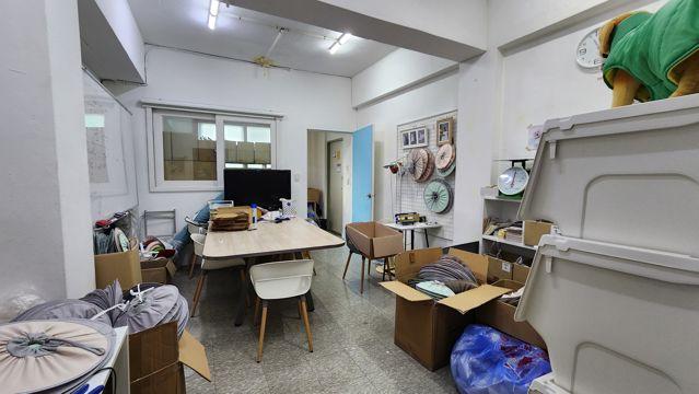 성수동 뚝섬역 역세권, 깔끔한 인테리어, 시설 완비된 인터넷 쇼핑몰