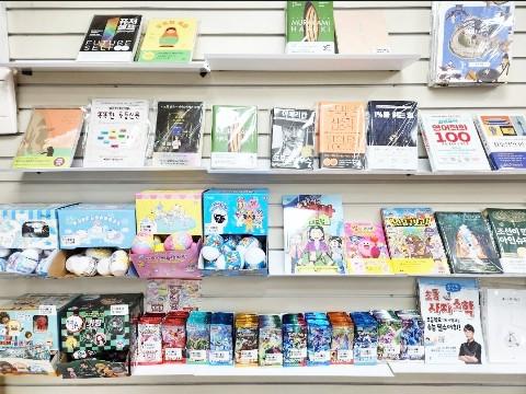 🏪 유동인구 많은 메인 도로 앞! 무인문구점 바로 운영 가능!
