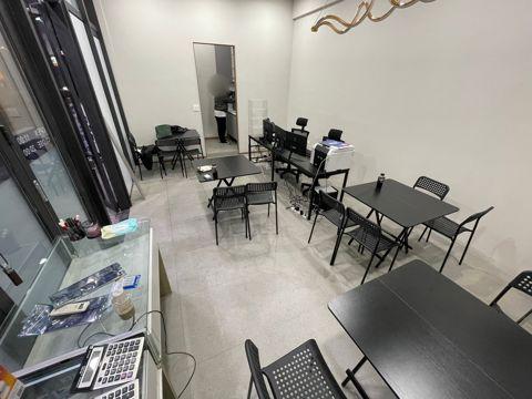 방배동 번화가에 위치한 이동통신점
