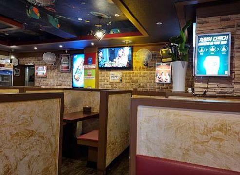 불광동 대로변에 위치한 호프집