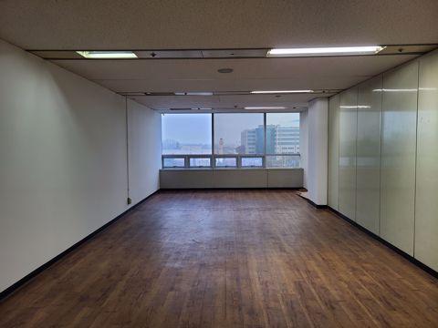 강서농수산물시장 안에 위치한, 주목도 높은 외발산동 사무실