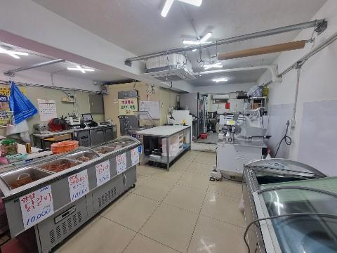 먹자골목 1층 역세권 2칸