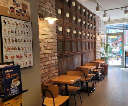 화곡동 중앙시장 인근, 유동인구 많은 프랜차이즈 카페