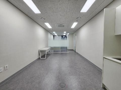 가산어반워크 실12평 룸1 탕비 10월 입주