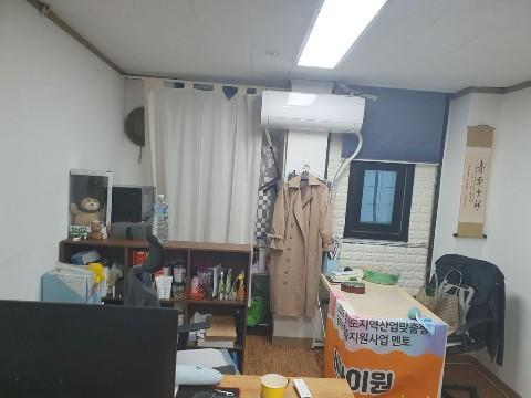 깨끗하고 밝은 사무실 수도 사용 가능