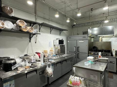신대방동 깔끔한 내부, 배달 전문 샐러드점