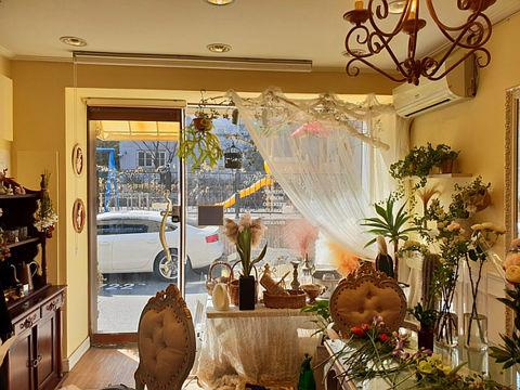 신사동 압구정로데오역 역세권, 입소문 듣고 찾아오는 꽃집