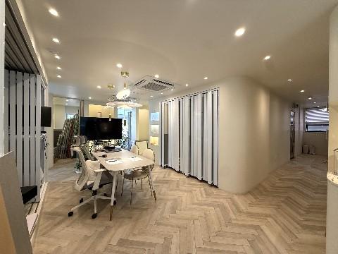 인테리어, 시설 완비 된 상가, 사무실, 3면 창으로 개방방 우수