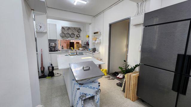 명일동 명일역 역세권, 깔끔한 인테리어, 시설 완비된 떡집