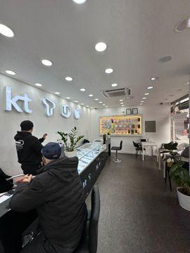 대로변 코너 1층, 은행나무시장 인근에 위치한 시흥동 이동통신점