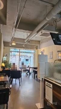 단골 고객 많은 베이커리 카페