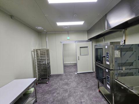 대로변 코너, 광명테크노파크 인근에 위치한 소하동 베이커리 공장