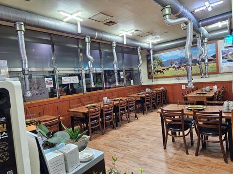 방화역 초역세권! 실내외 테이블완비! 1층 상가 바로 장사 가능한 가게!