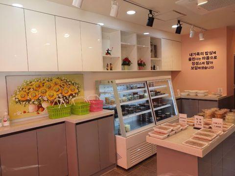 주거지 골목에 위치한 주목도 높은 일동 반찬가게