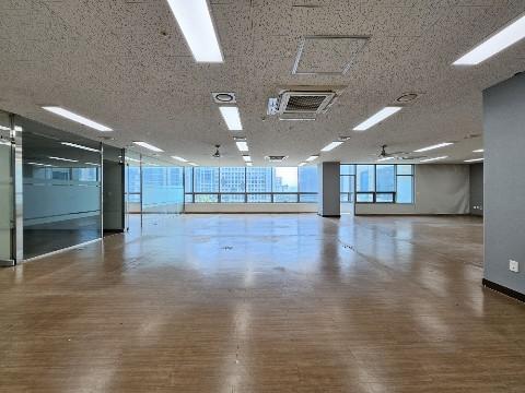 가산역 사무실 실82평 룸4 탕비실 즉시입주
