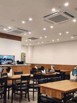 가산동 지식산업센터 상가에 위치한 음식점
