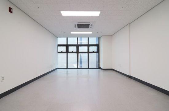 초역세권 저렴한 사무실 즉시입주 가능  1인~2인 추천 사무실