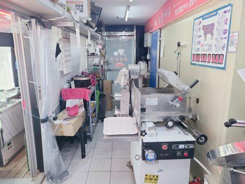 방화동 역세권 주거밀집지역 단지내 상가에 위치한 정육점