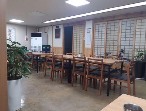 장항동 단골 많고 인지도 높은 음식점
