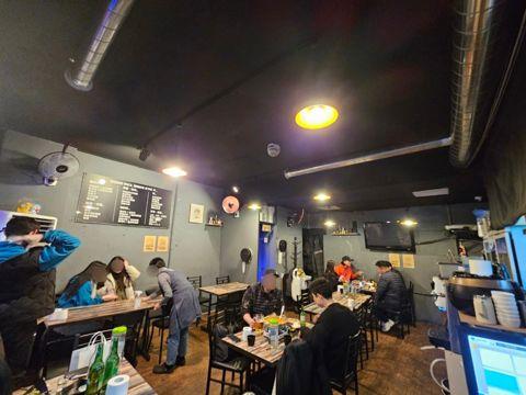 묵동 대로변 단지내 상가 내 위치한 요리주점