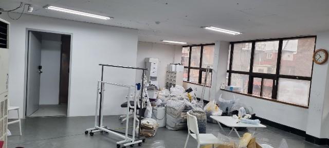 신당역 3분거리 3층 사무실, 창고,공장, 3층~4층함께 사용가능