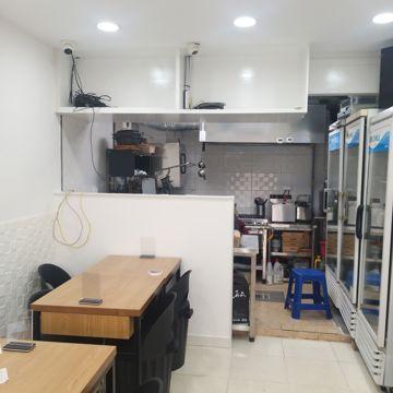 상도동 대로변에 위치한 상가