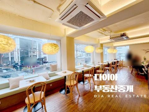 DIA 통창 채광으로 내부가 환하고 밝게 느껴지는 꿀상가