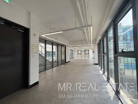 실사진.강남역.역세권.통창.홀딩도어.디자인건물