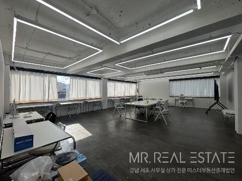 가로수길 코너건물.무권리.신사역3분.발렛가능.인테리어ACE